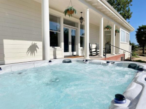 Edna Estate, Sleeps 17, Hot Tub